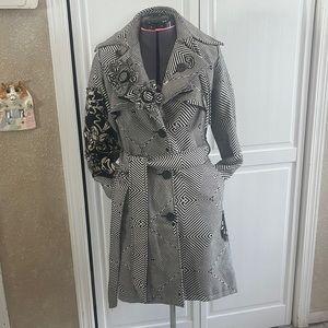 DESIGUAL black/white TRENCH coat  medium